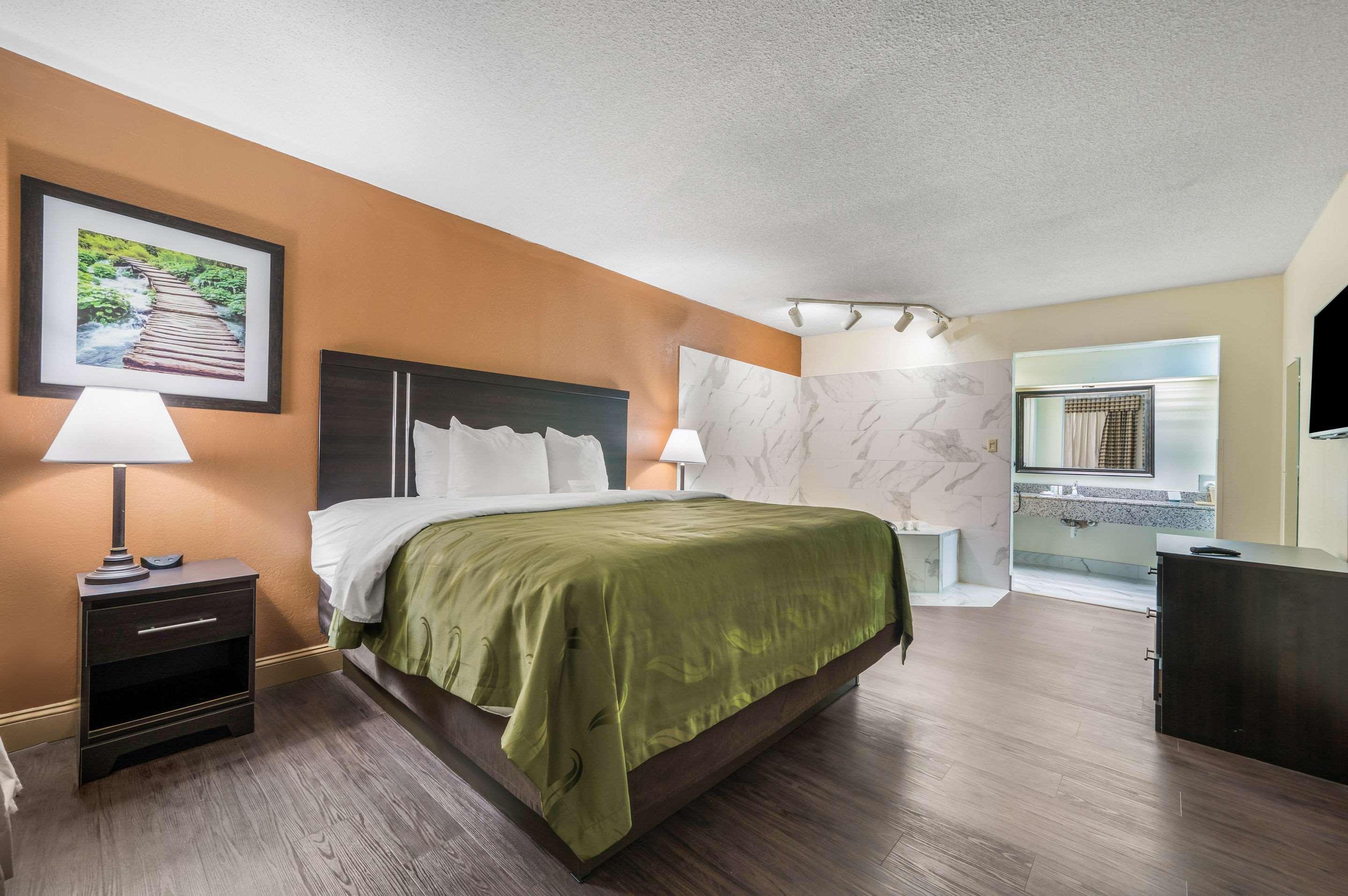 Quality Inn & Suites Corinth West Eksteriør billede
