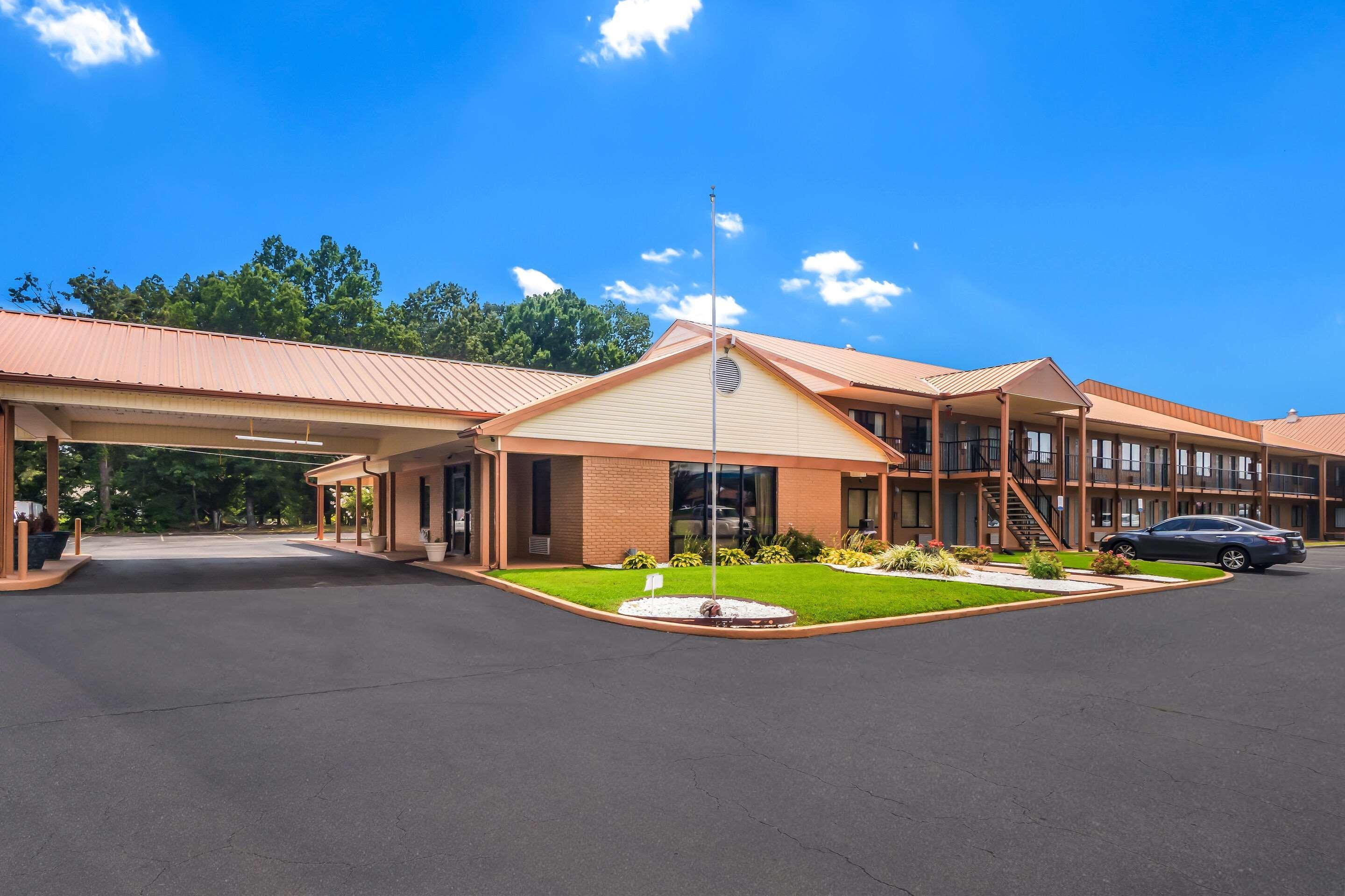 Quality Inn & Suites Corinth West Eksteriør billede