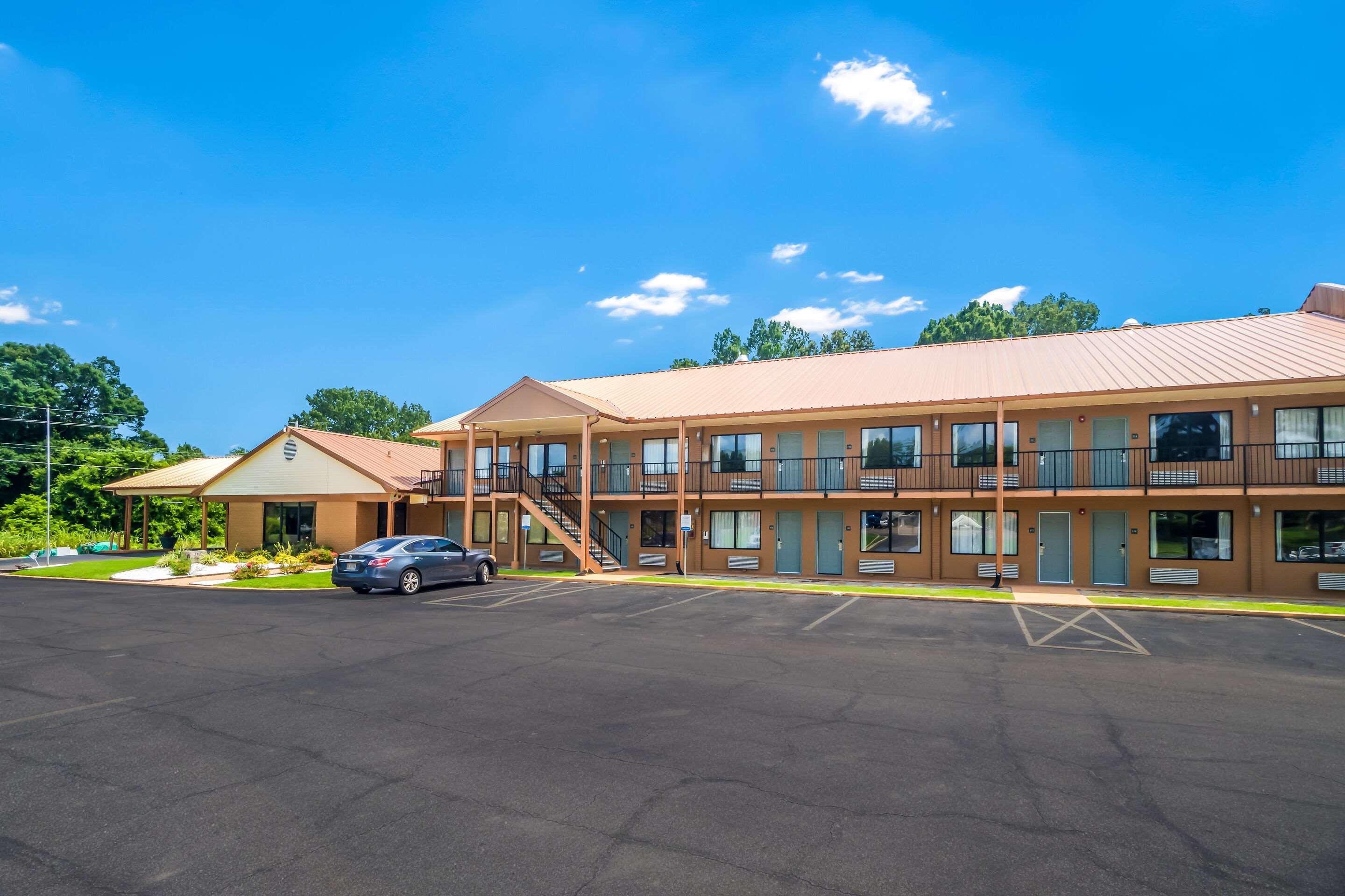 Quality Inn & Suites Corinth West Eksteriør billede