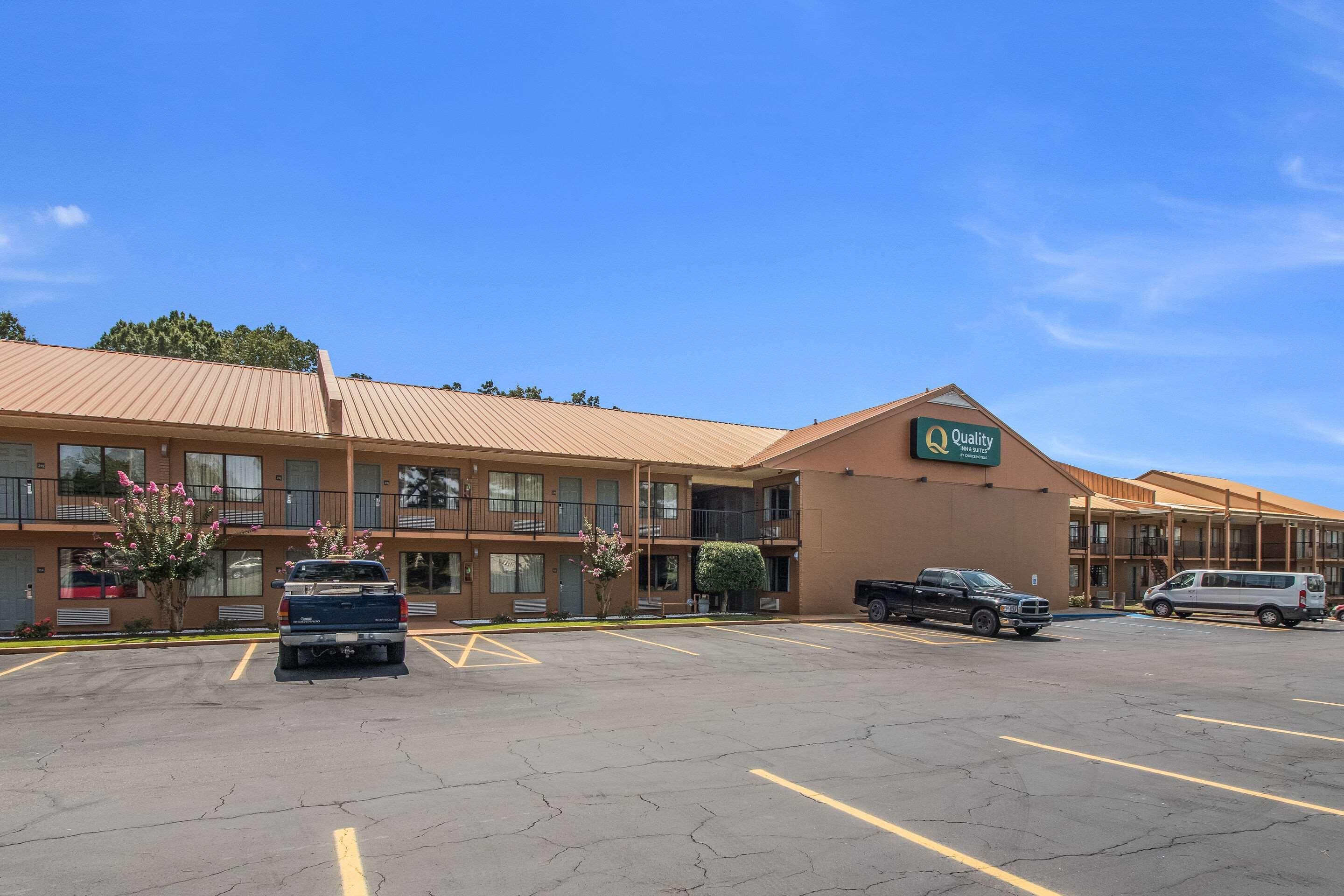 Quality Inn & Suites Corinth West Eksteriør billede