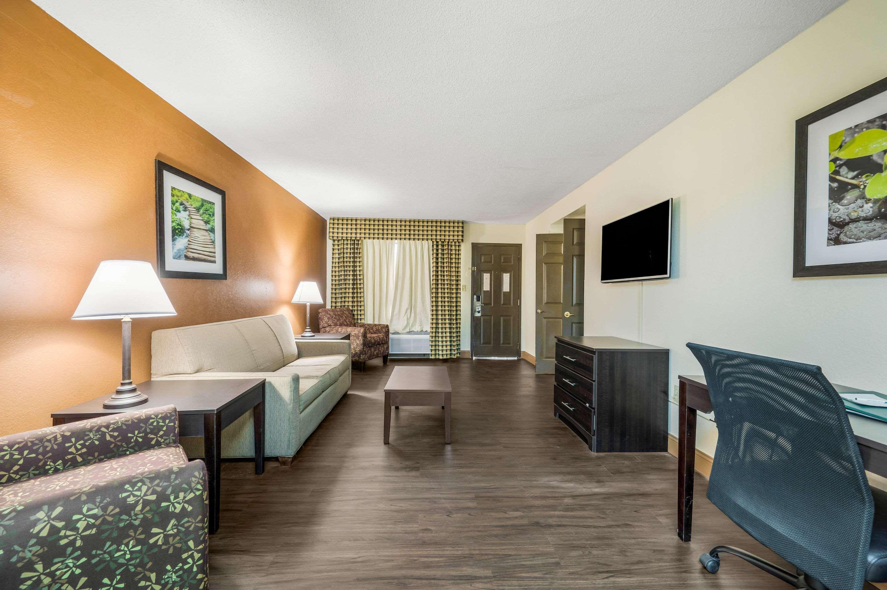 Quality Inn & Suites Corinth West Eksteriør billede