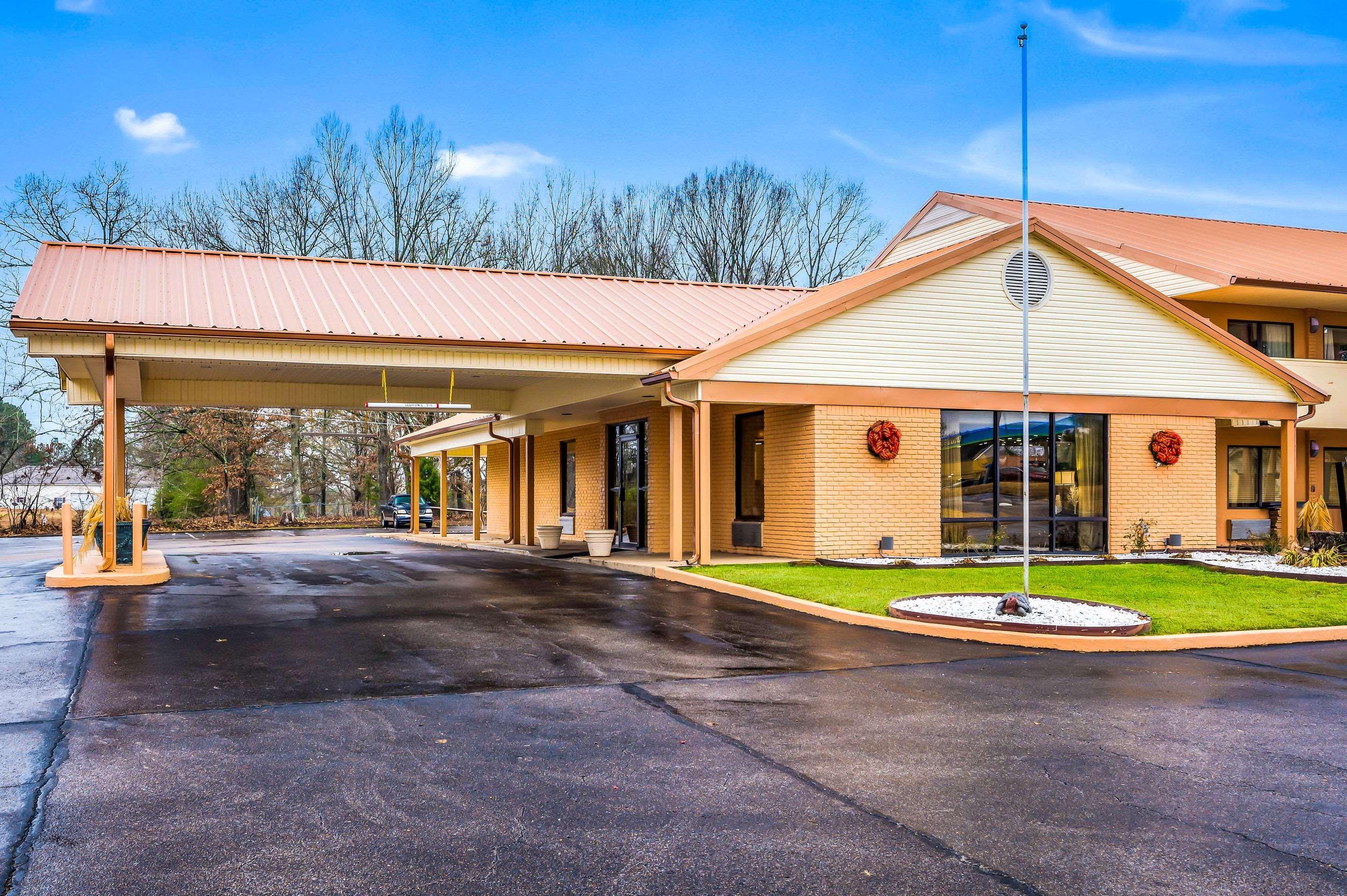 Quality Inn & Suites Corinth West Eksteriør billede