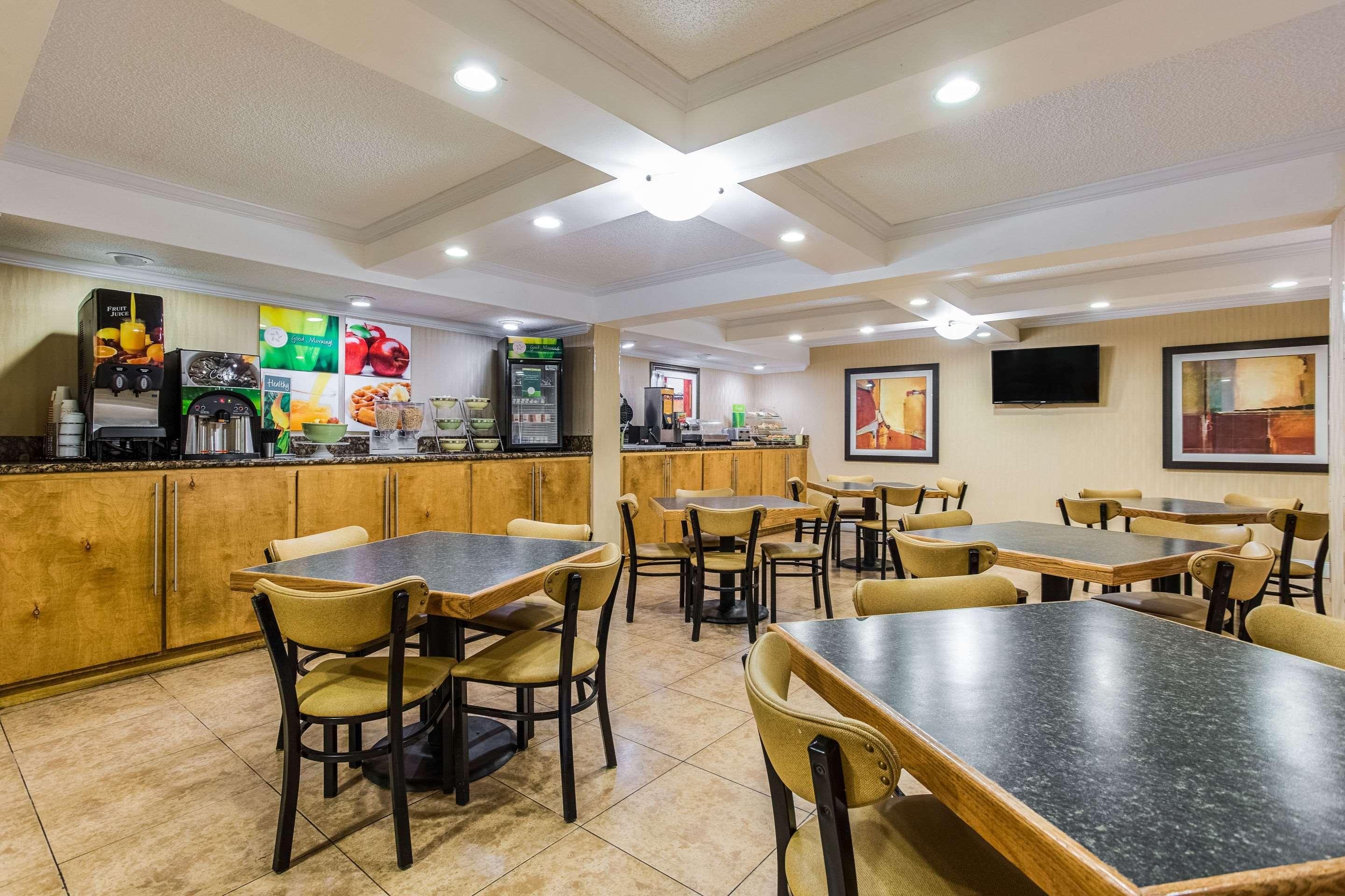 Quality Inn & Suites Corinth West Eksteriør billede