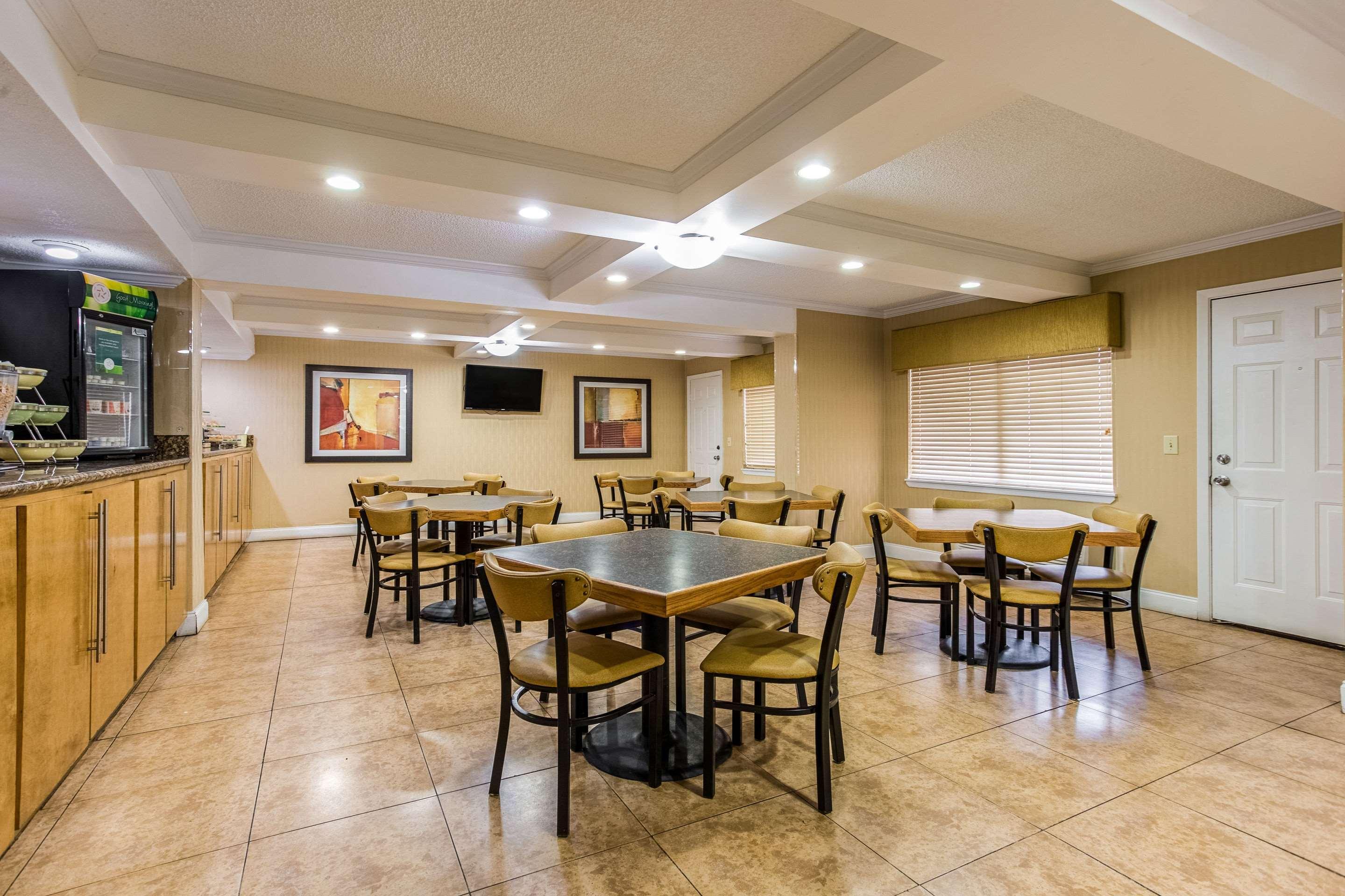 Quality Inn & Suites Corinth West Eksteriør billede